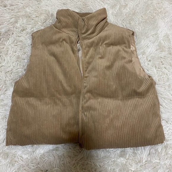 Corduroy Puffer Vest - Picture 7 of 9